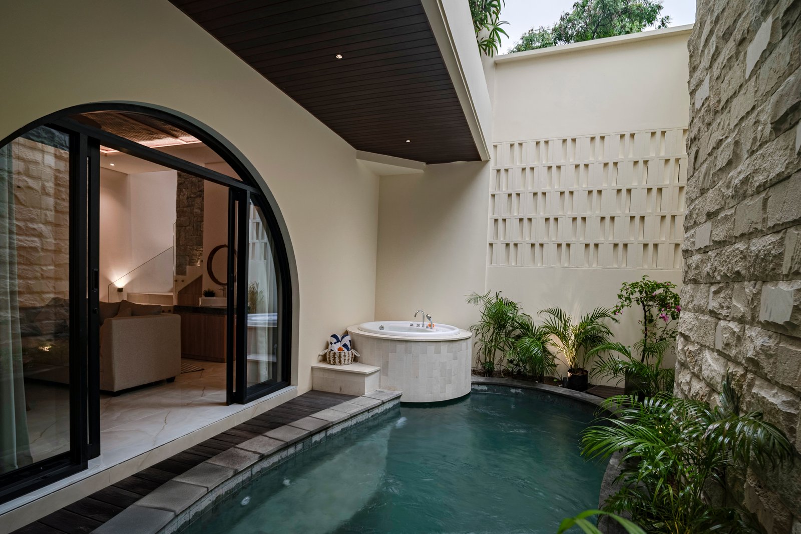 Luxury  2-Bedroom Villa For sale Leasehold in Pererenan, Bali