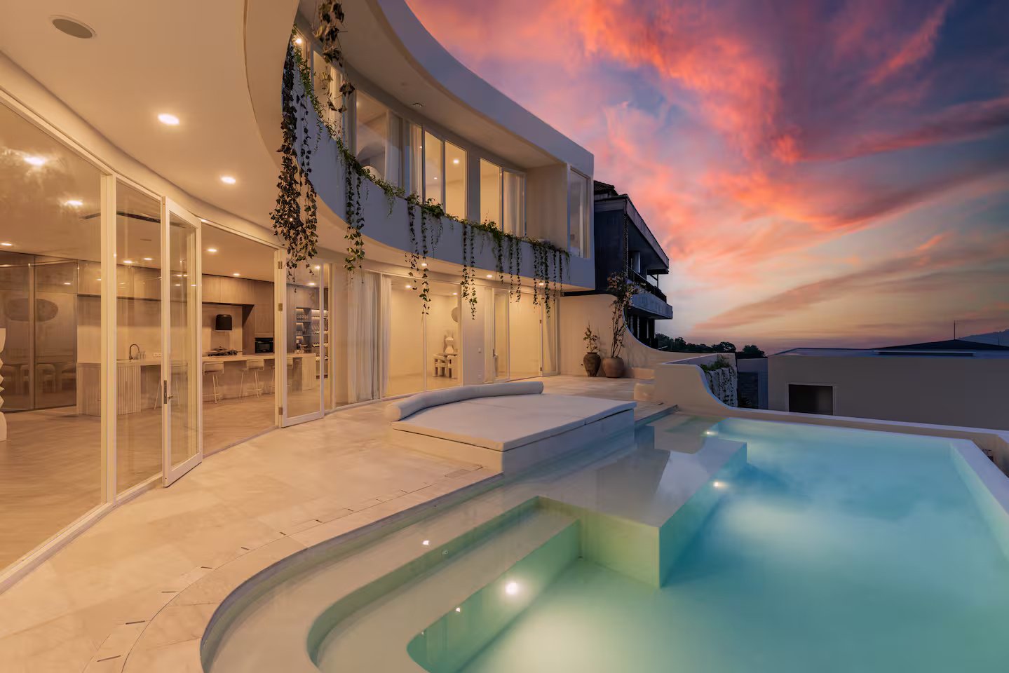 Prime Investment: 4-Bedroom Modern Contemporary Villa with Panoramic Ocean view in Bingin, Uluwatu – Leasehold