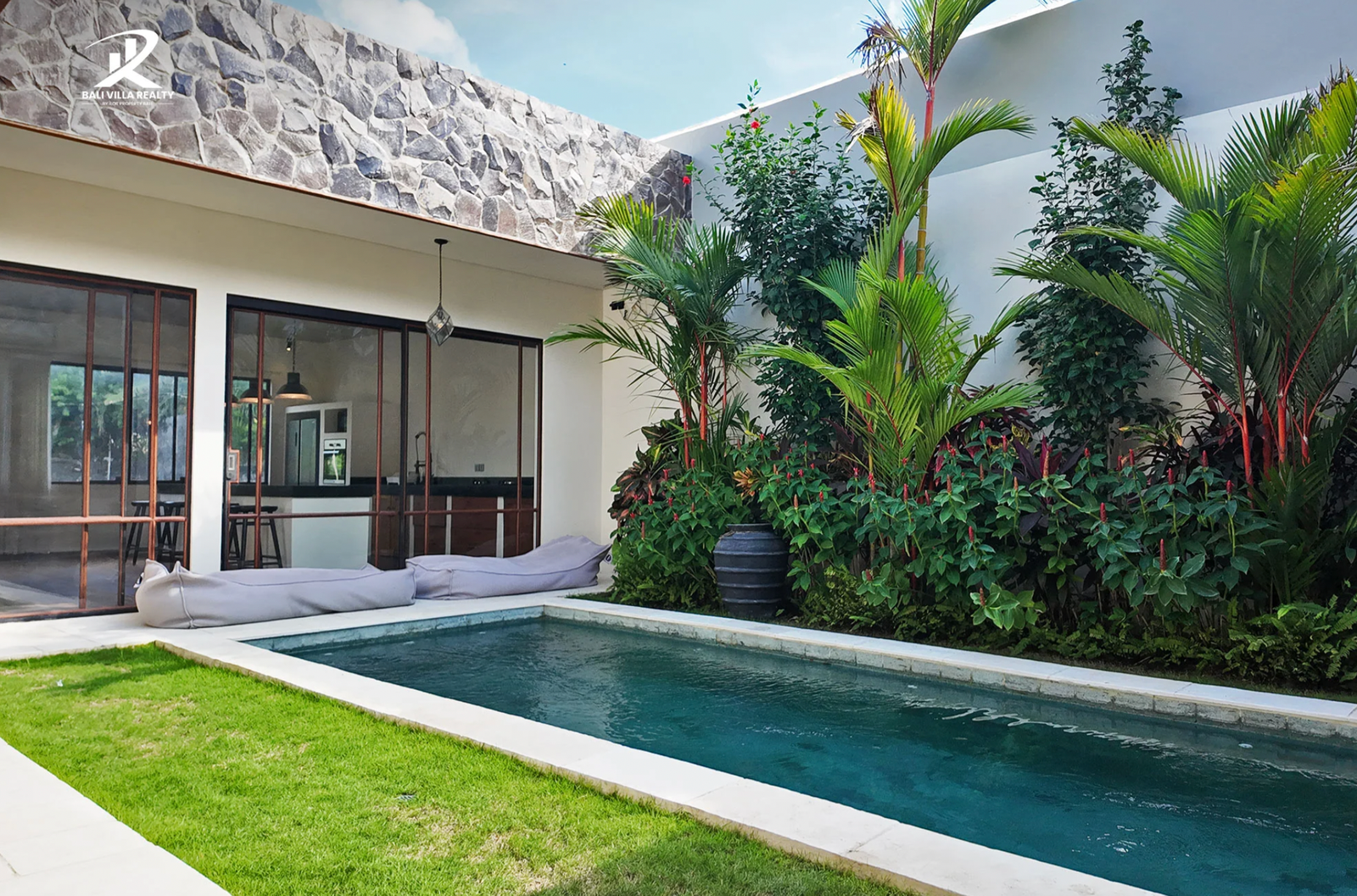 Chic Tropical 3-Bedroom Villa in Umalas – Leasehold