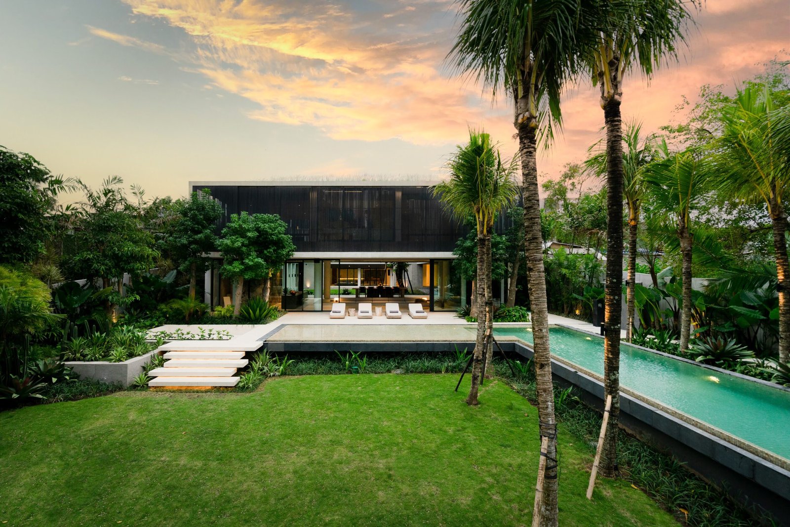 6 Bedroom Freehold Villa in Pererenan