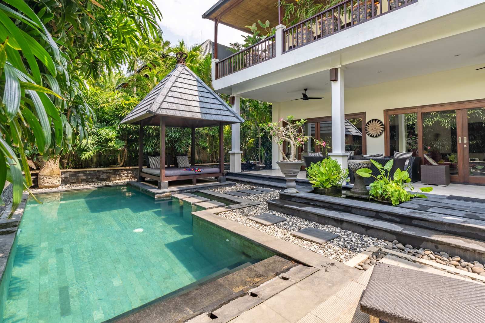 Freehold 2-Bedroom Villa Walking distance to Seminyak Beach