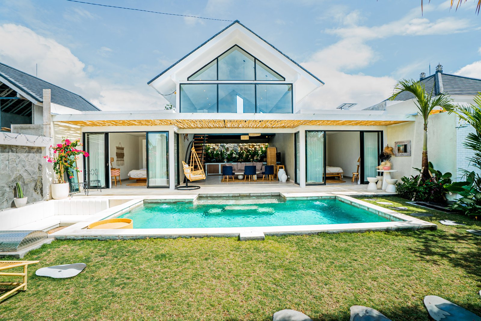 Leasehold: 4-Bedroom Tropical Villa in Canggu – A Tropical Escape